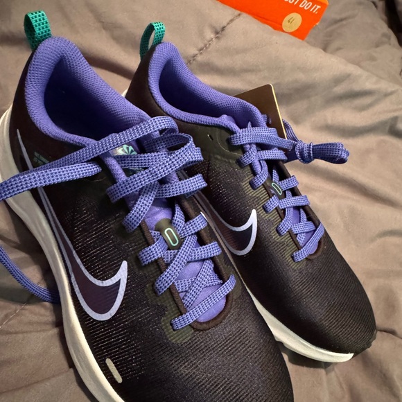 Nike Women's Black and Blue Sneakers - Picture 1 of 5